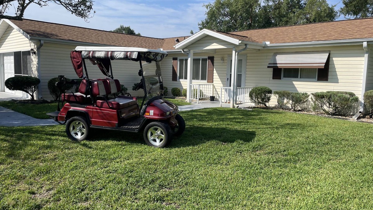 Summerfield House | Golf cart access to the villages from the community of Spruce Creek.