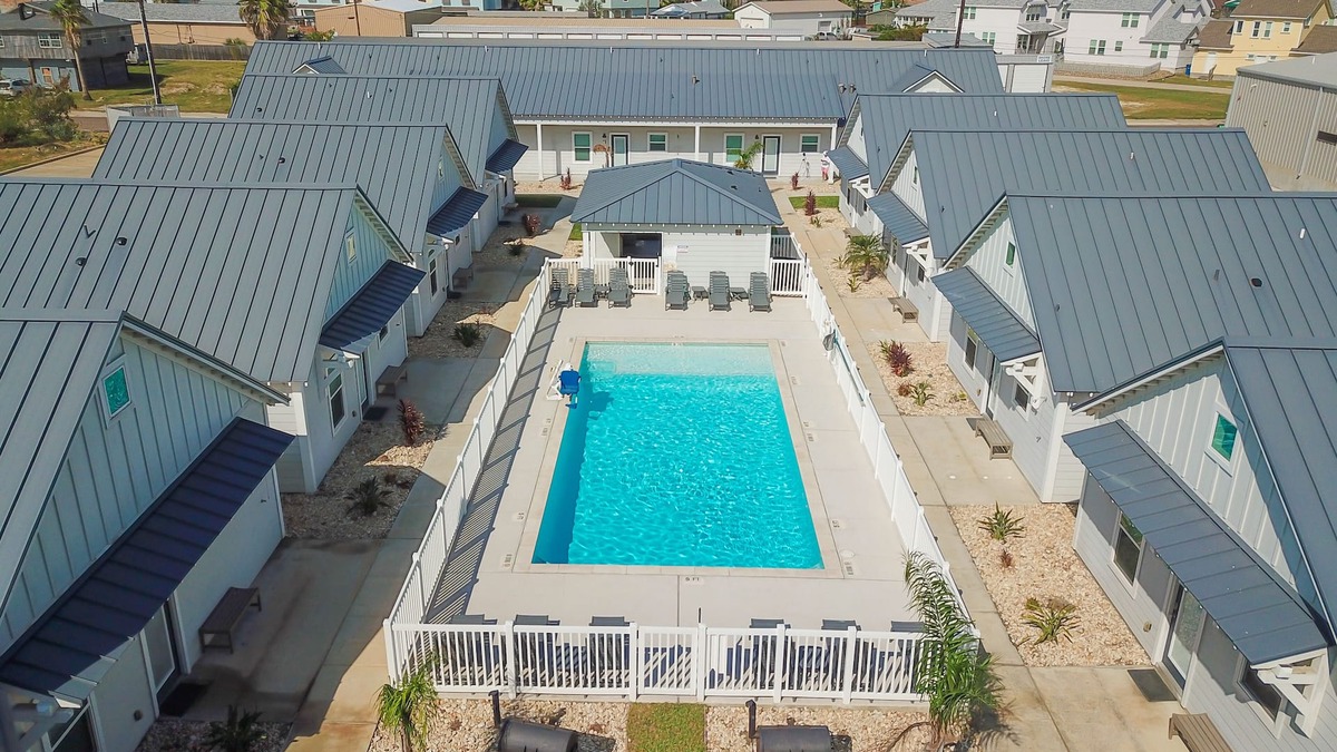 Port Aransas Cottage | Golf Cart Included, Shared Pool, Parking for 1 Vehicle, Pet Friendly