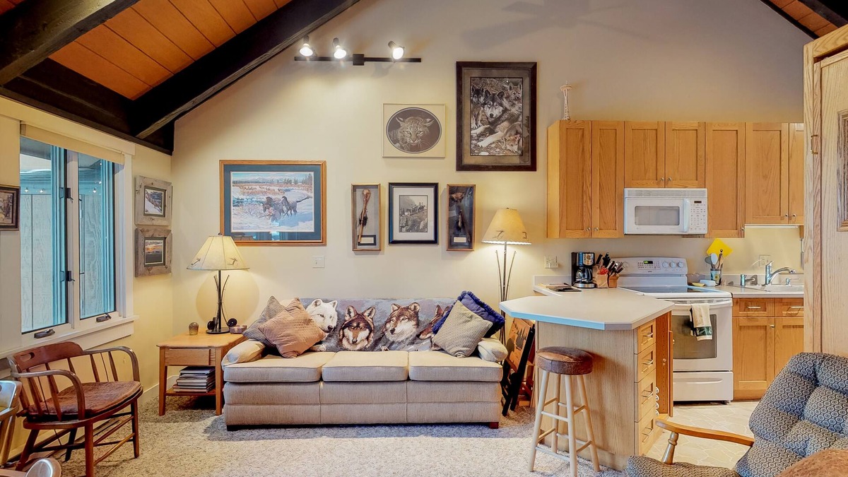 Big Sky Meadow Village Condo | Golf course condo with WiFi, fireplace - access to pool & hot tub
