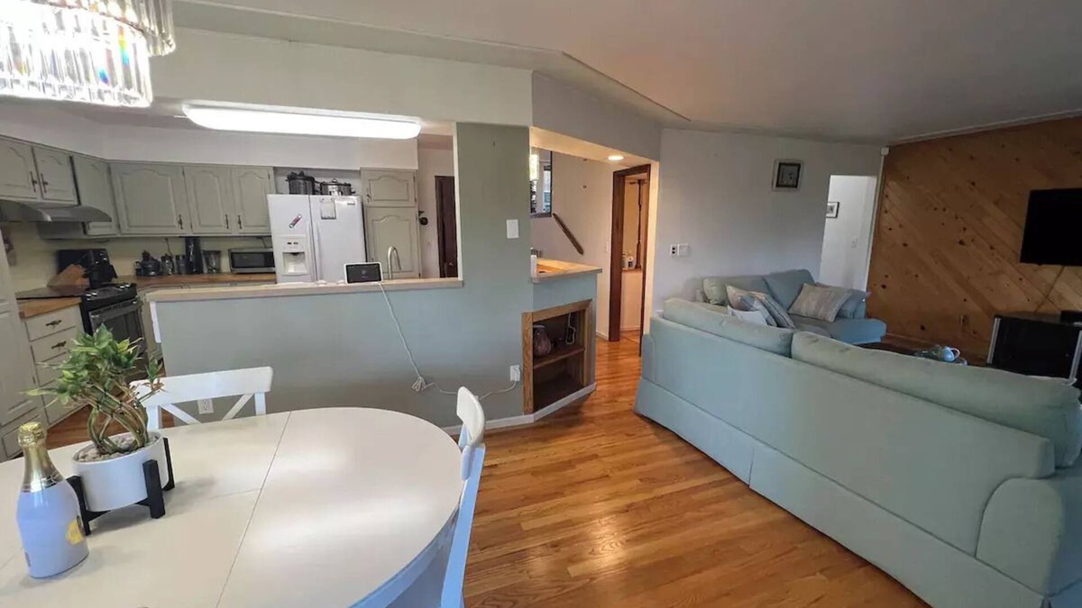 Westminster Villa | Golf Course Front 2 bedroom house with free wifi and parking