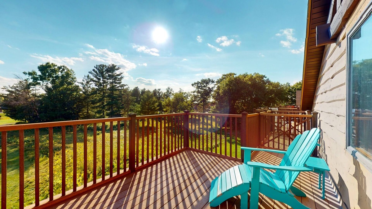 Dellwood Apartment | Golf course-front condo with pool, hot tub, dock, tennis, golf, & private beach
