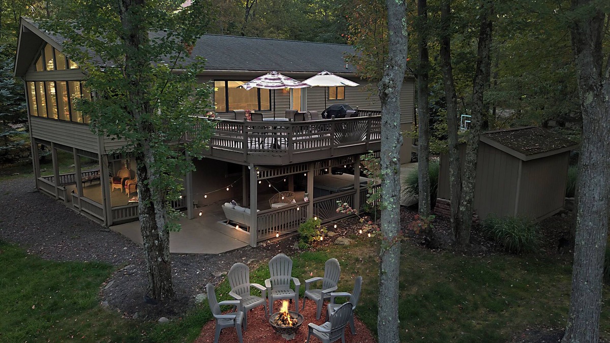 Paupackan Lake House | Golf Course Getaway: XL Cabin w/Hot Tub, Pools, Beaches, Game Room, King Bed