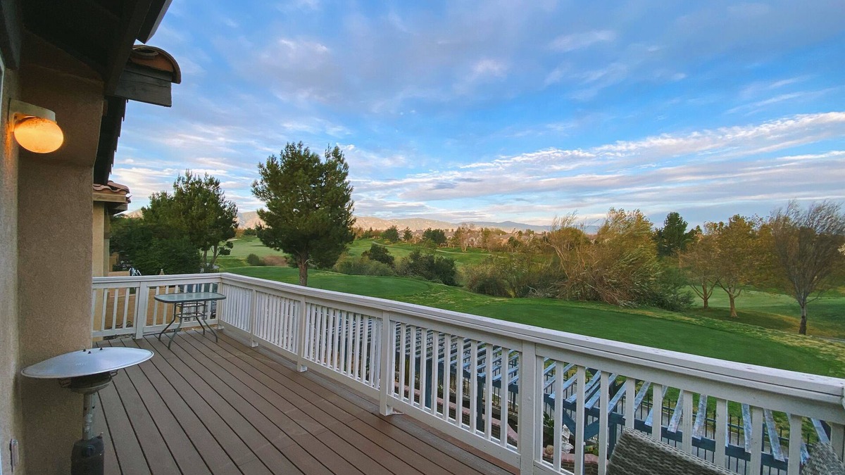 Fontana House | Golf course house with 2 master bedrooms