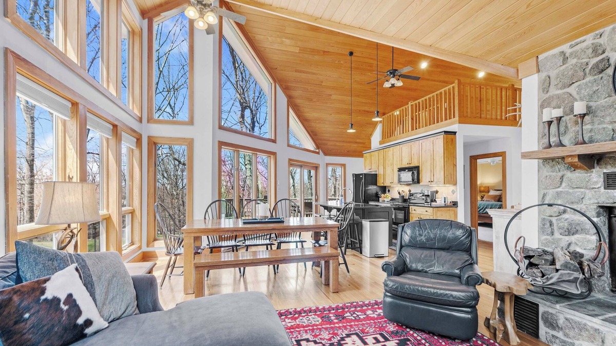 Nellysford Cabin | Golf Course-View Cabin: Deck in Wintergreen Resort