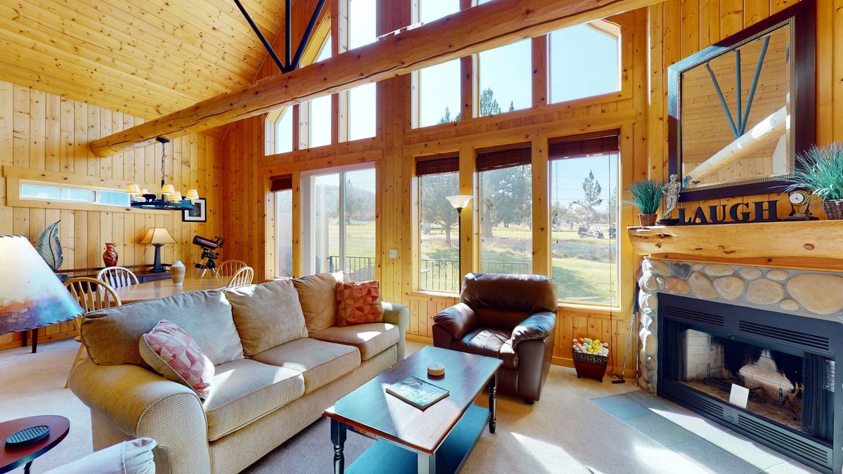 Redmond Ski Chalet | Golf course-view chalet with fireplace, pools, tennis, gym, golf, volleyball