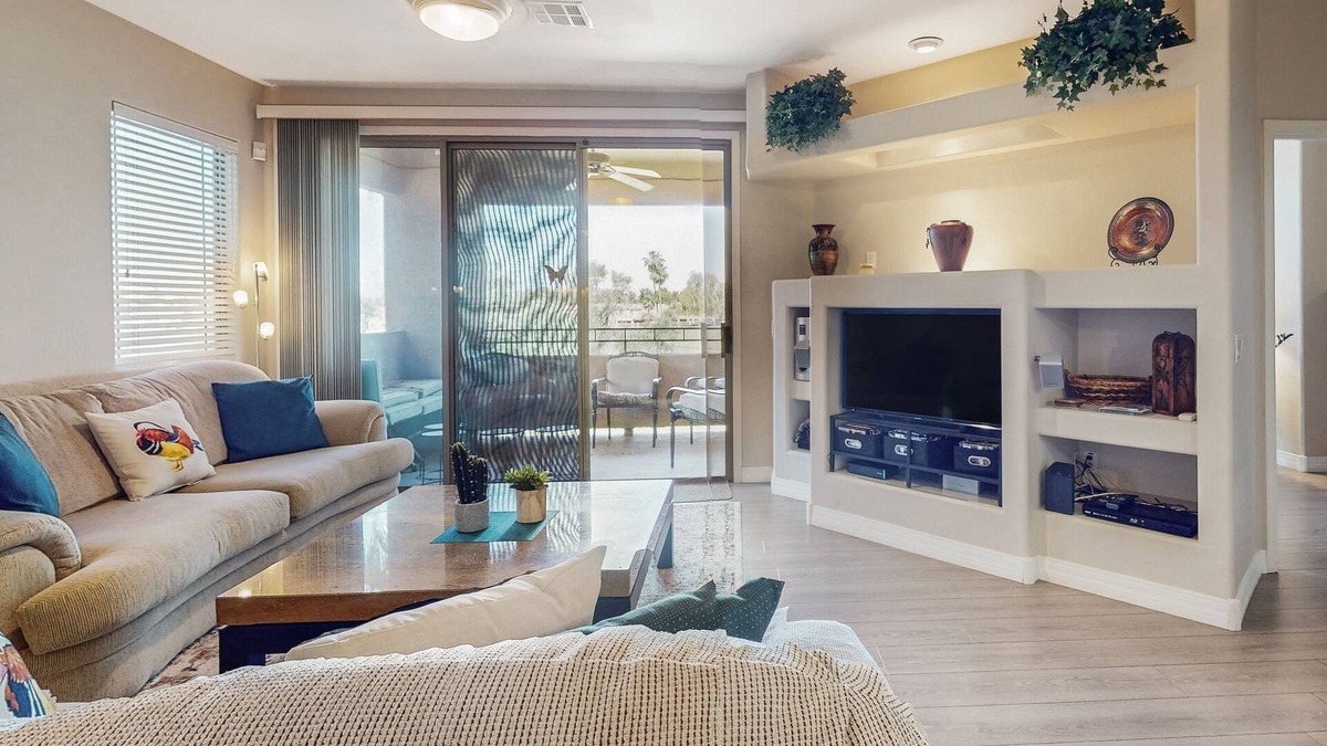 Alta Mesa Apartment | Golf course-view getaway with WFH desk, pool, hot tub, gym access