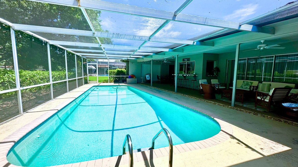 Clearwater House | GOLF COURSE VIEW/HEATED POOL/LANAI/PIANO/FOOSBALL/BBQ-NEAR BEACH/MUSEUM/SHOPS!