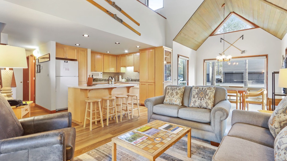 Overlook Park Condo | Golf Course Views, 1/2 Mile to the Village - Includes SHARC Access