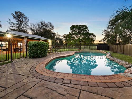 Cessnock House | Golf Course Views at Stonebridge 5mins to Vineyards