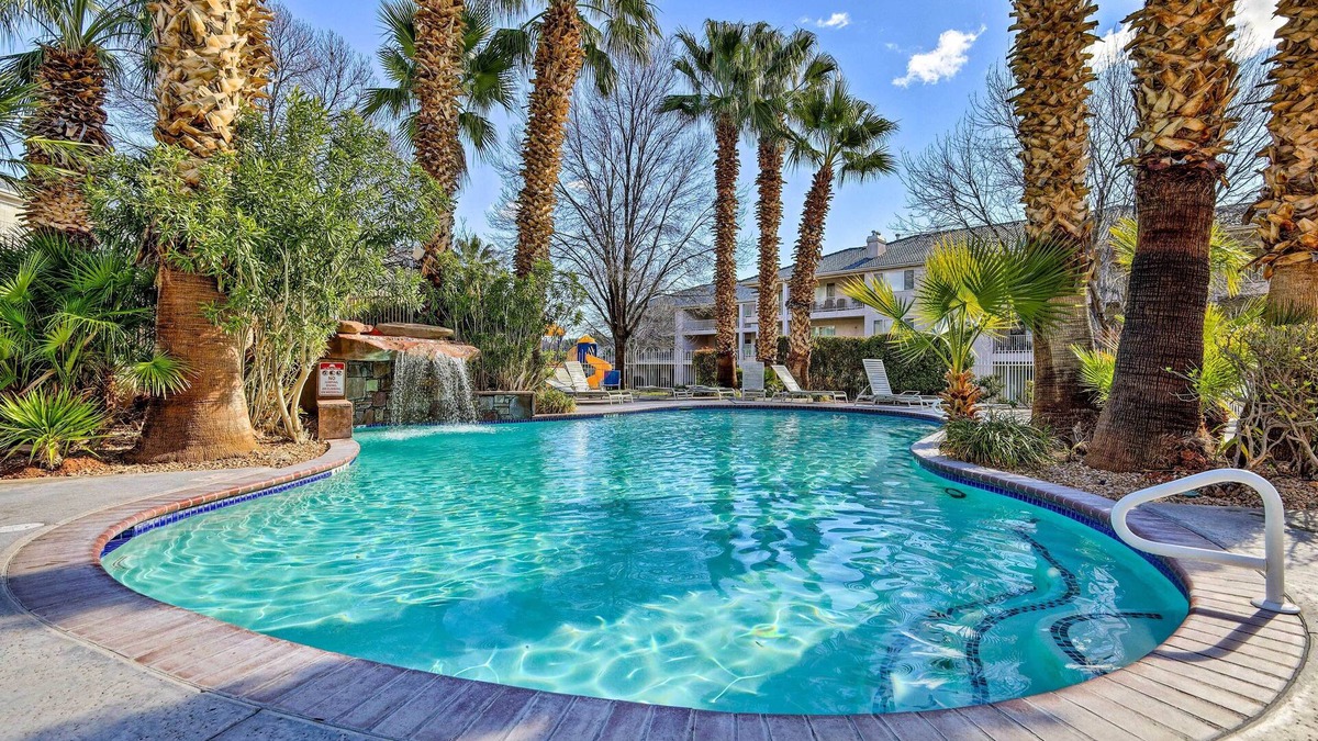 St. George Condo | Golf Getaway 5 Mi to Dtwn: Las Palmas Resort Condo