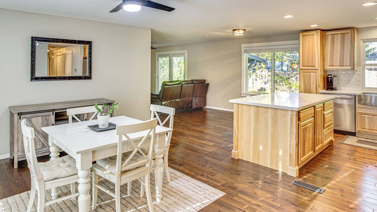 East Port Orchard House | Golf, Hike, Dine & Relax: Home in Port Orchard