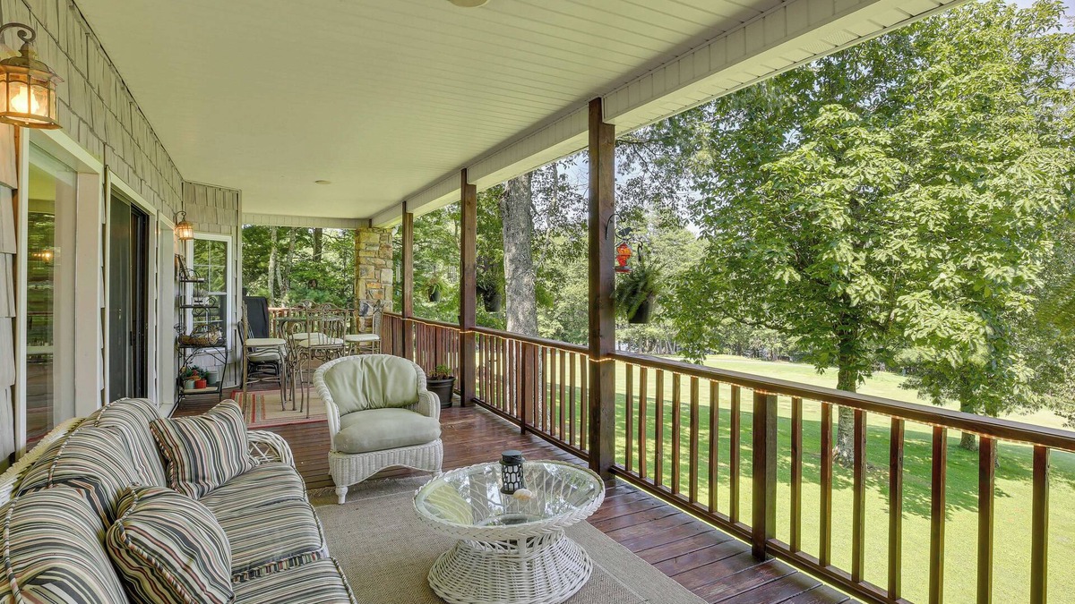 Roaring Gap House | Golf, Hike & Explore: Blue Ridge Mtn Haven w/Deck