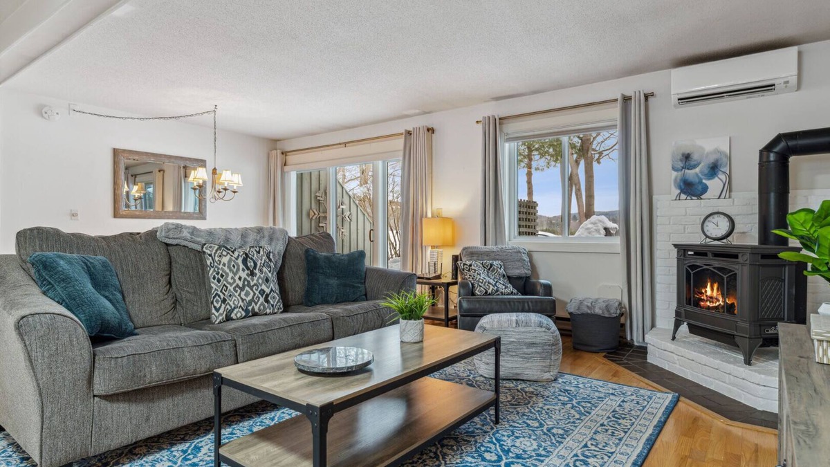 West Hartford Condo | Golf, Lake Pinneo & The Club | Windsor Village 4C