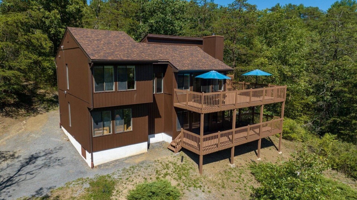 Basye Ski Chalet | Golf-lover's Mountain Chalet (#150B) - Double-level deck with front-row golf course view!
