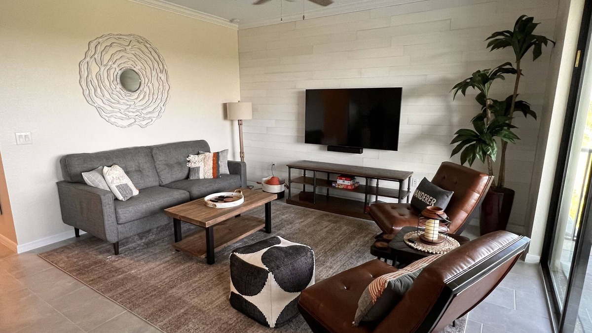 Braden River Condo | Golf, Pools, Shops in highly Desired Lakewood National Golf Club