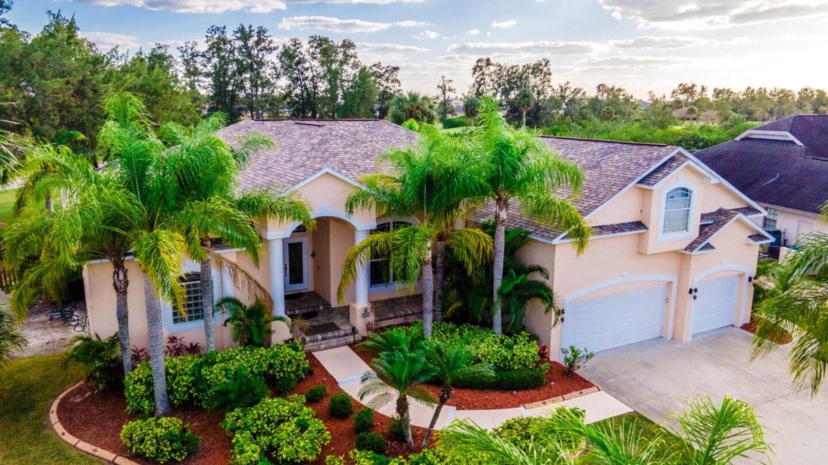 Apollo Beach House | Golf&Sea Luxurious vacation home W/Pool, Spa @High-end neighborhood Pet-Friendly