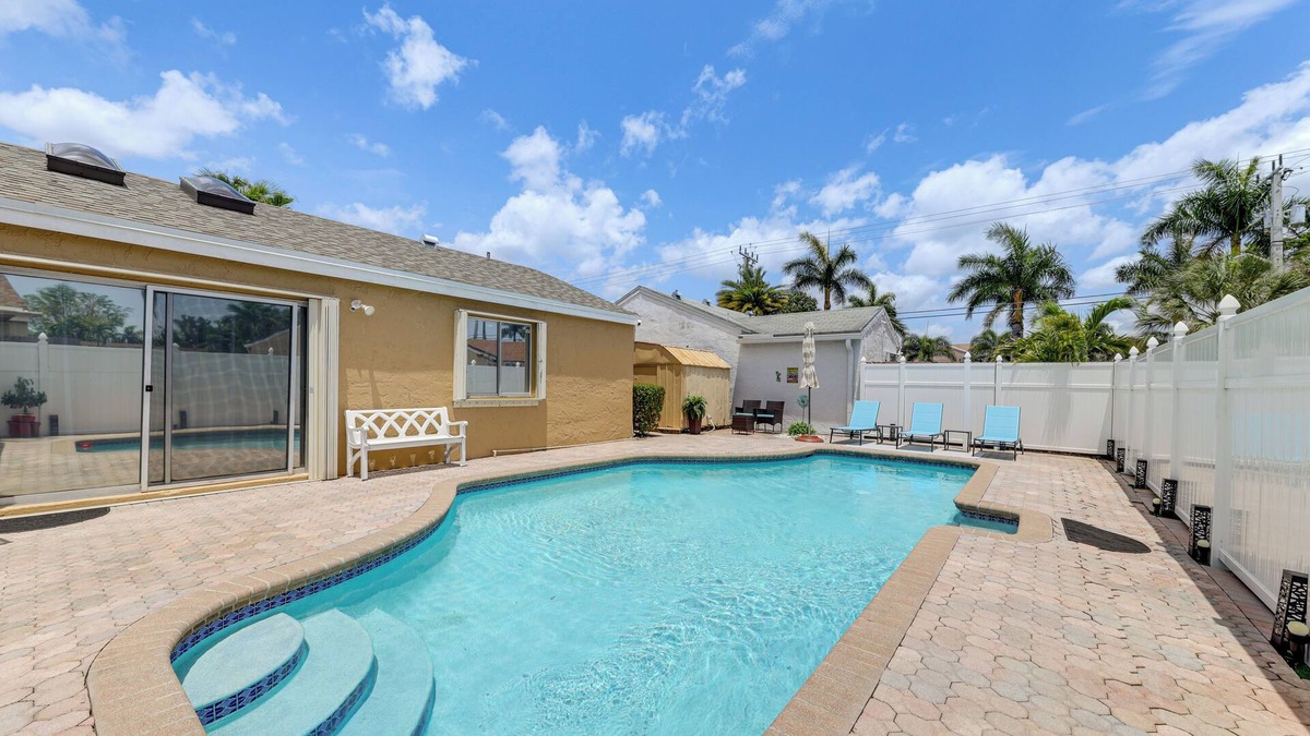 Whisper Walk House | Golf & Shop: Gem w/Private Pool in Boca Raton