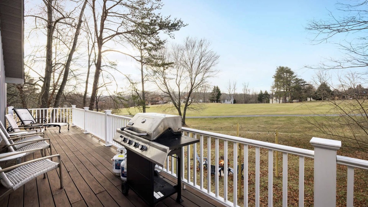 The Woods Cabin | Golf Views, Fireplace, 2 Fire Pits, Grill & Deck