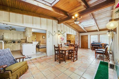 Lawton Villa | Golf Villa A