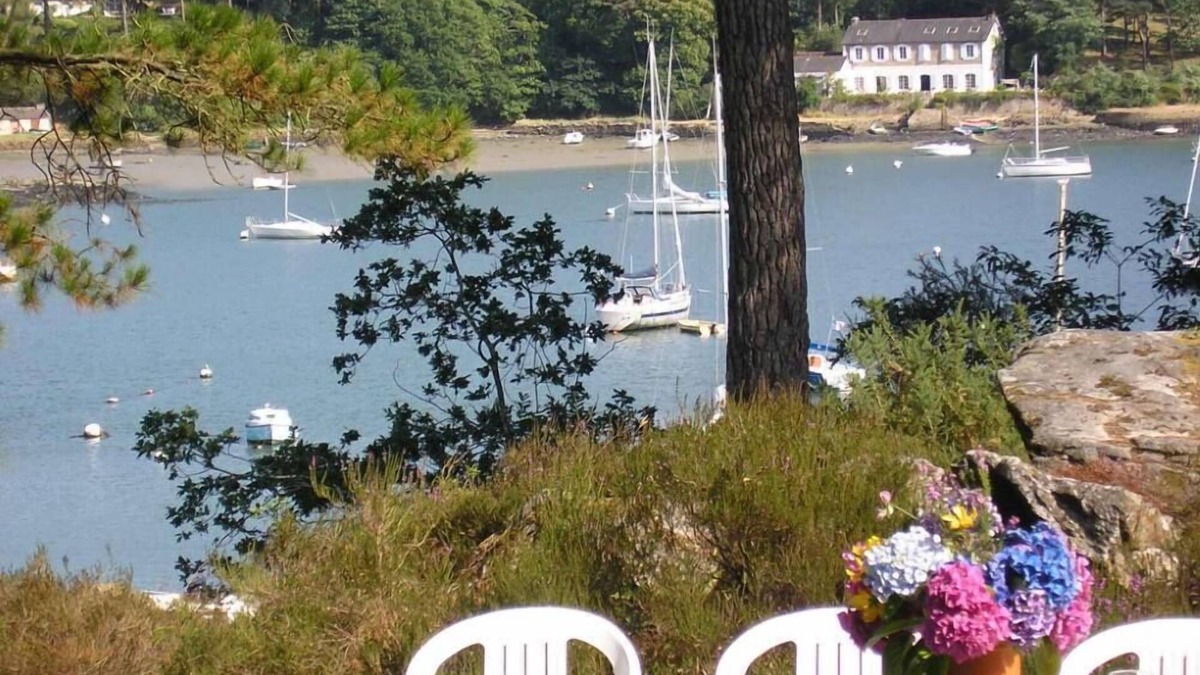 Crach Villa | Golfe du Morbihan- Wooded property on Auray river- House 6 bedrooms- 14 people