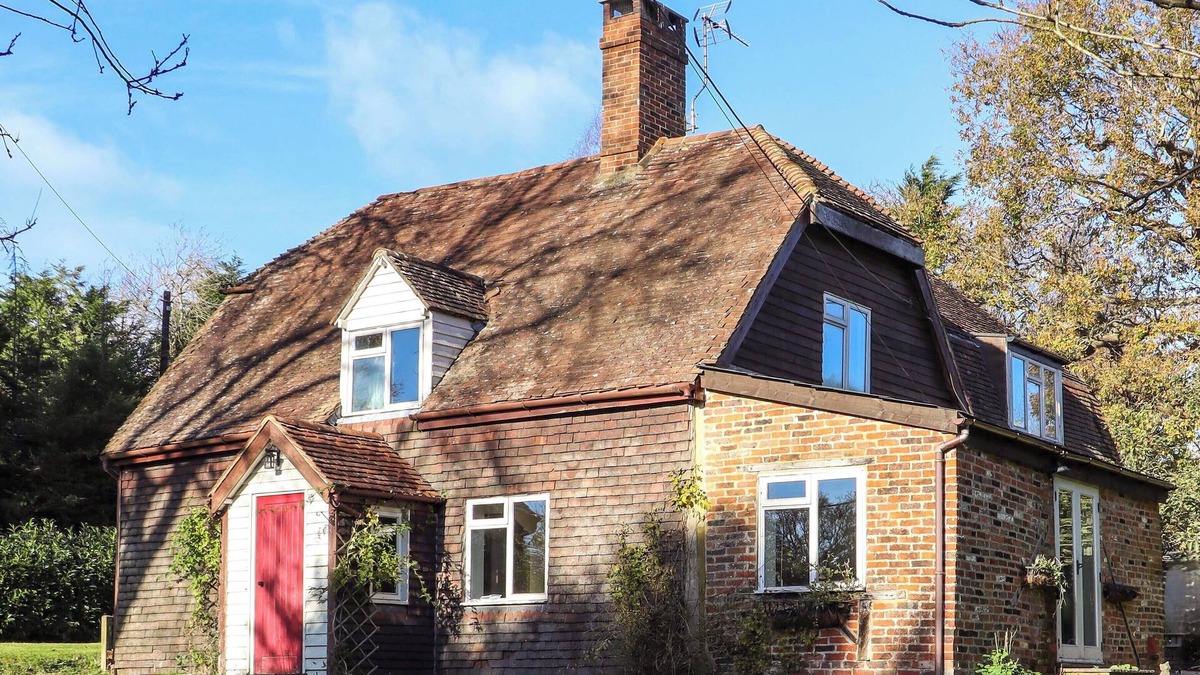 Abbess Roding Cottage | GOLFORD COTTAGE, pet friendly, with open fire in Cranbrook, Kent