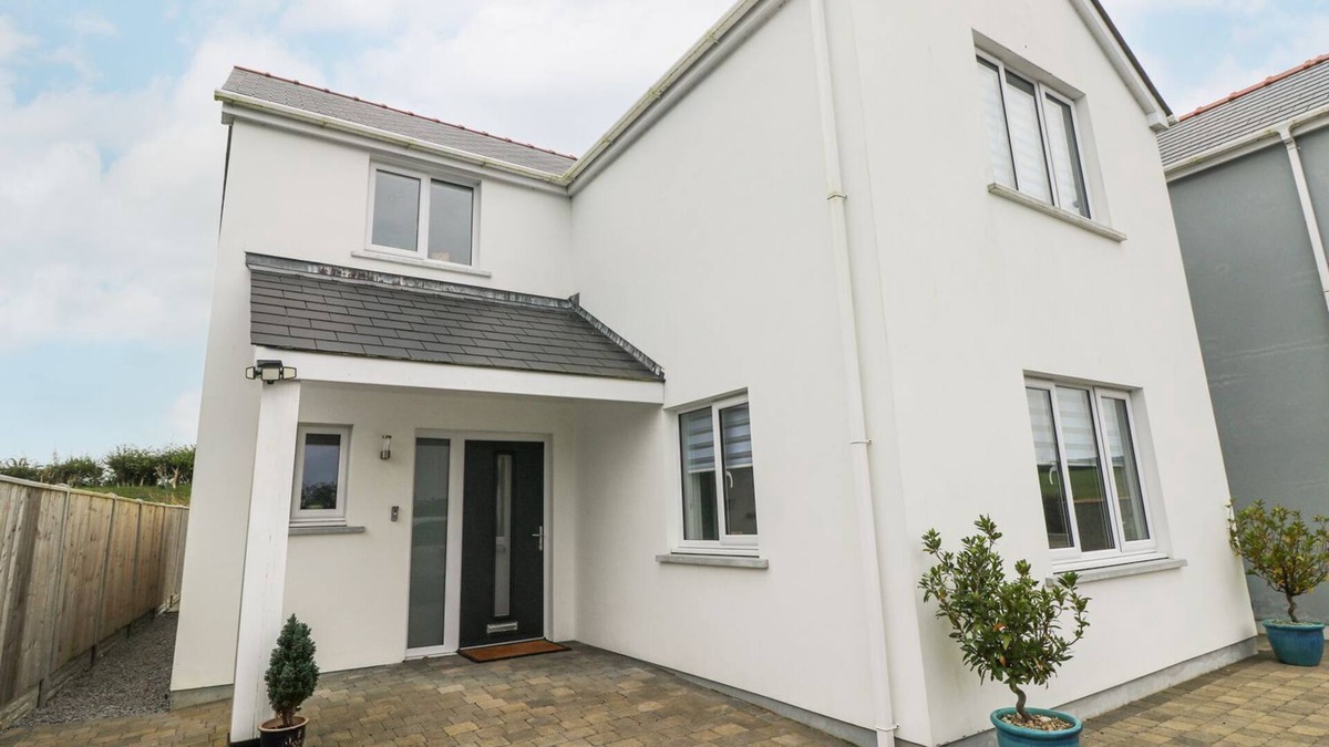 Little Haven Cottage | GOLYGFA HAFAN, pet friendly, country holiday cottage in Little Haven