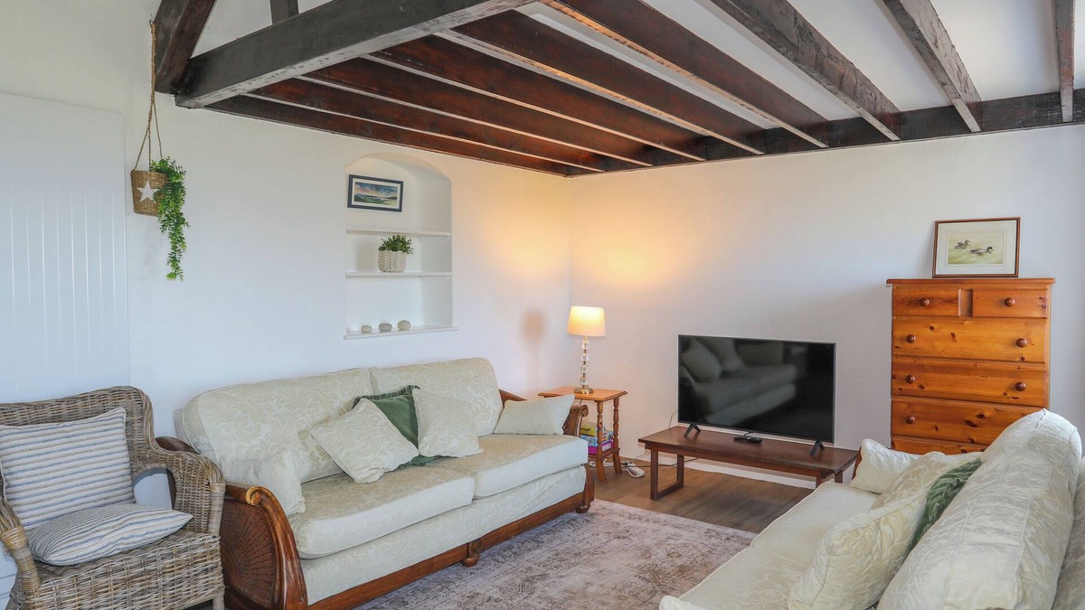 Mynytho Cottage | GOLYGFA RHIW, pet friendly, with open fire in Aberdaron