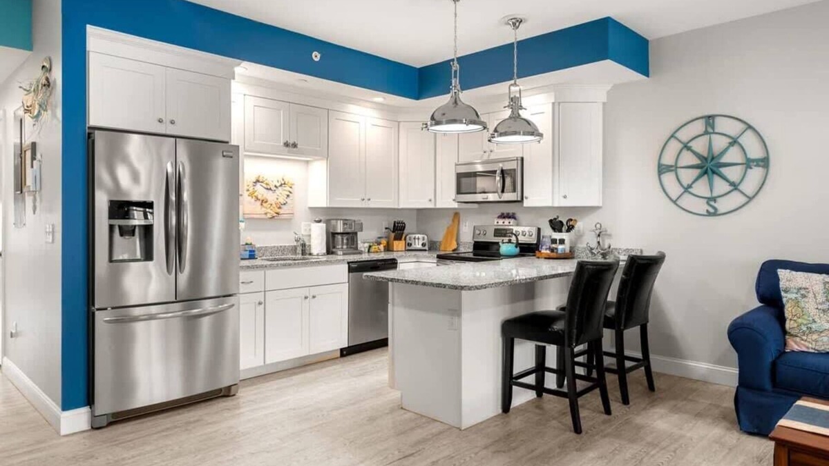 Hampton Condo | Gone Coastal 1 Block to Beach & Boardwalk AC