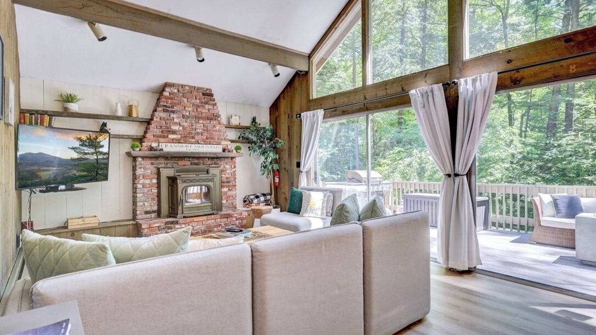 Cranmore Birches Ski Chalet | Good Friday Chalet - Walk to Village + Cranmore Mt
