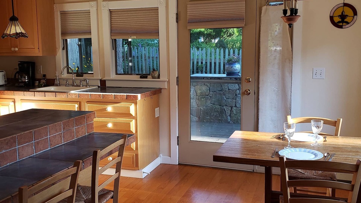 Gloucester Apartment | Good Harbor Beach Apt.- 6/10 mile