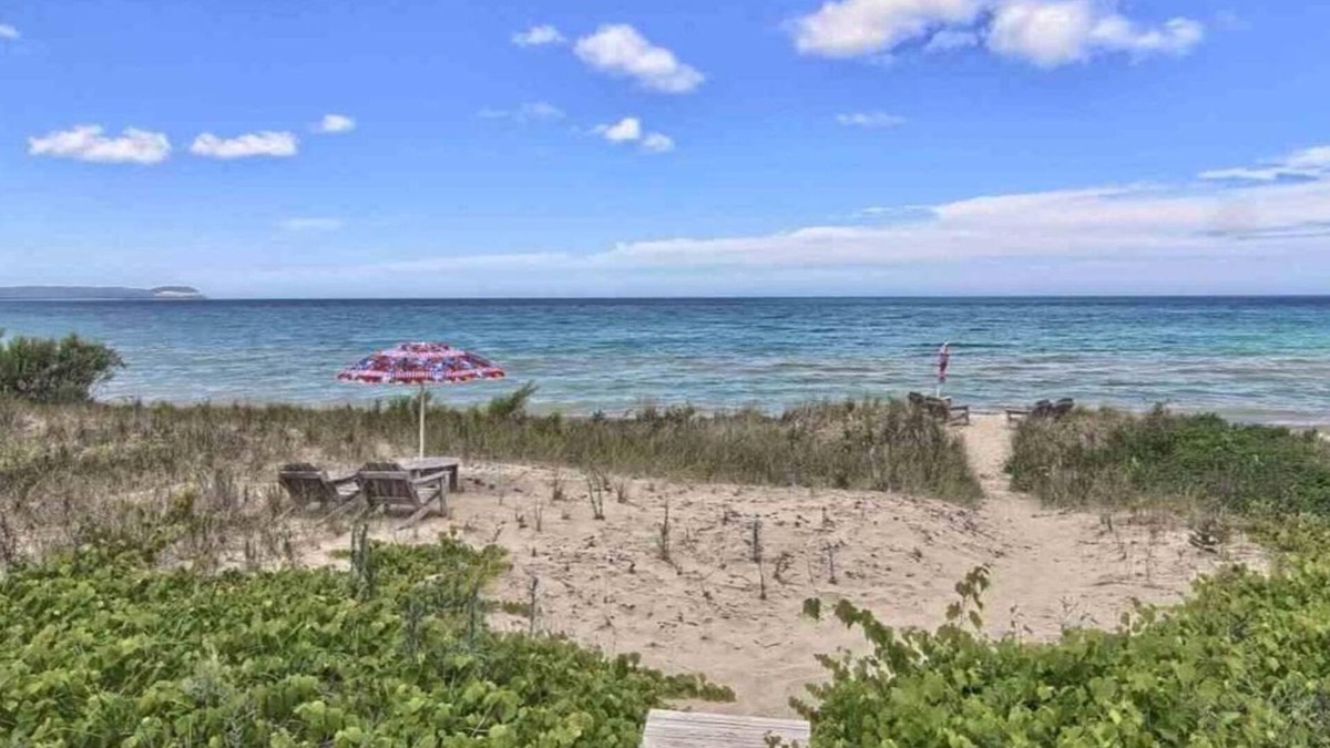 Lake Leelanau House | Good Harbor Beach Lake Michigan Sunset Special