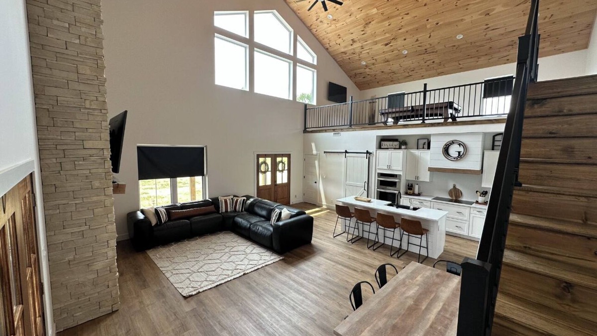 Dry Ridge House | Good Land Acres, Newly built - Minutes from the Ark