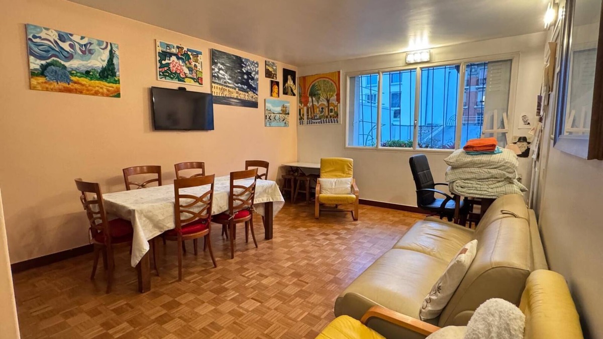 15th Arrondissement Apartment | Good location, quiet, close to the Eiffel Tower. ideal for a family.