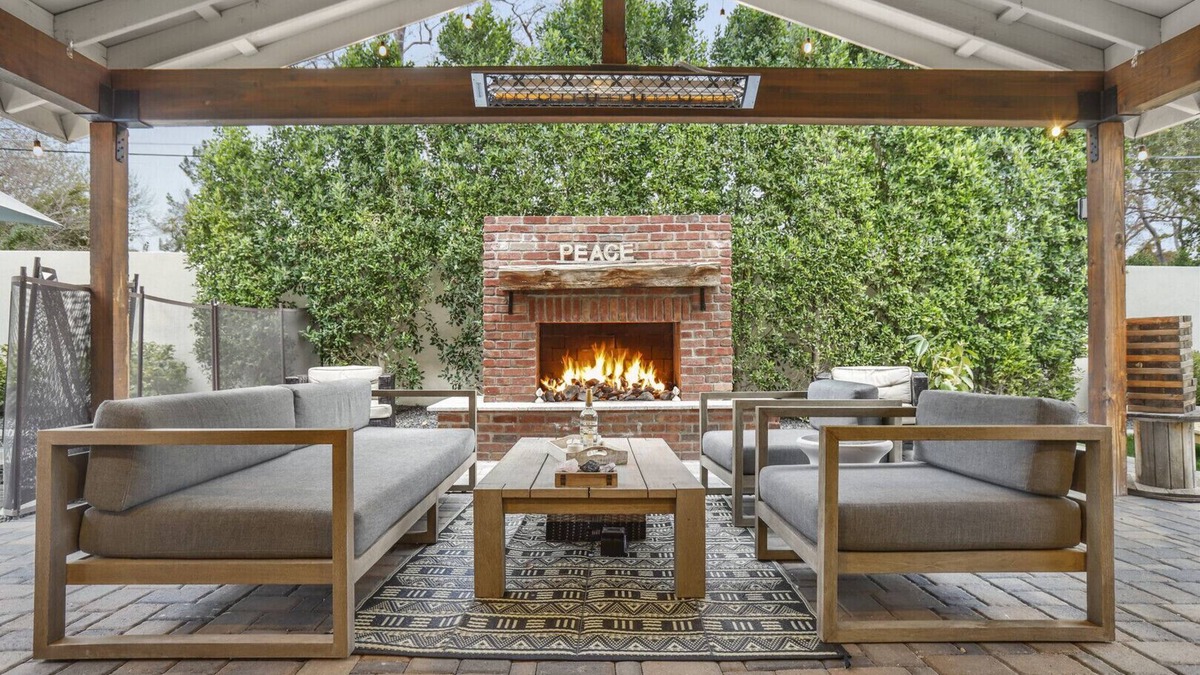 Orange Valley Estates House | Good Vibes meet Luxury at The H - Commercial heater, 3 fireplaces & HEATED POOL