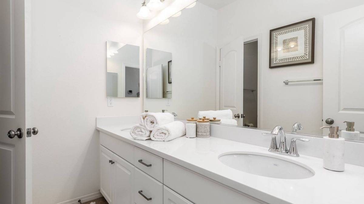 Santa Clarita House | GOODE.HOMES | Luxury Modern Home w/pool/spa