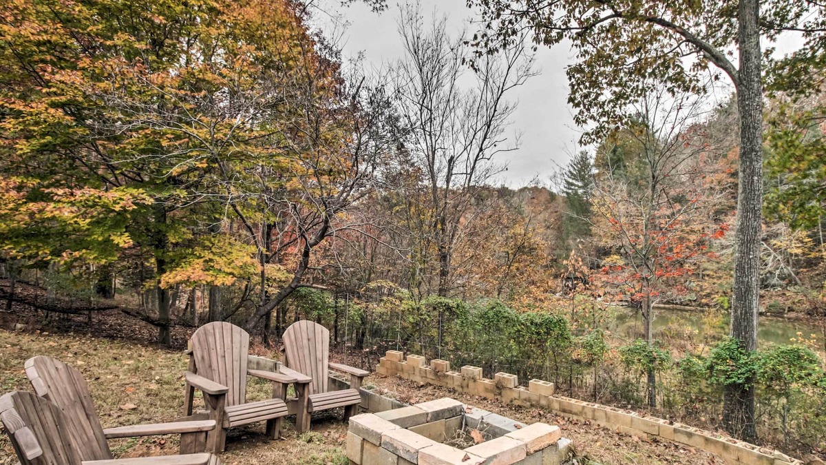 Goodview House | Goodview Home w/ Decks & Direct Lake Access!
