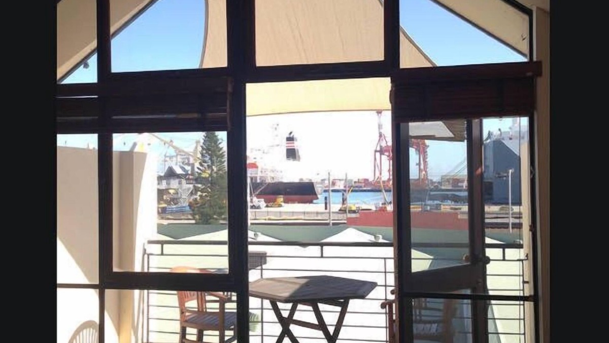 Fremantle House | Goodys Harbour Views