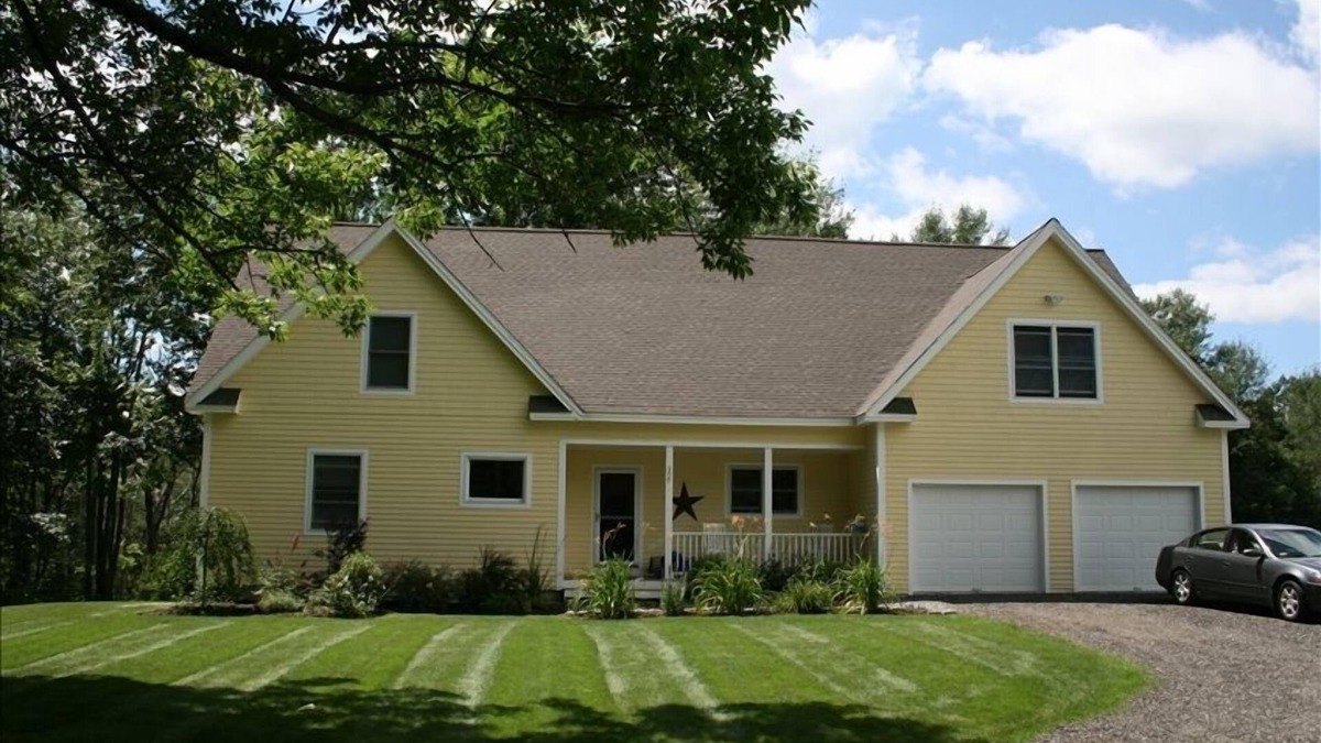 Kennebunkport House | Goose Rocks Beach, Kennebunkport. Luxury 4 BR home. Less than 1 mile from beach.