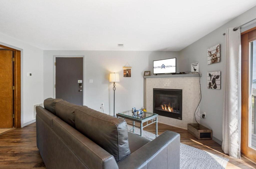 Big Cedars House | Goose's Gander Suite