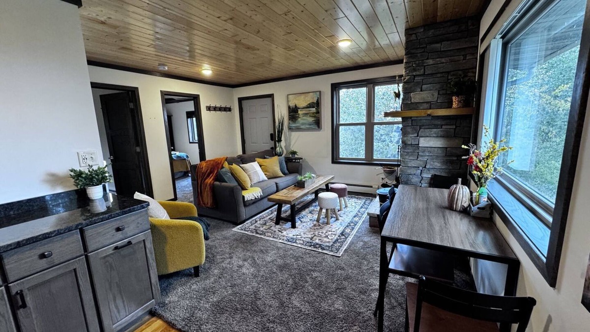 Two Harbors Apartment | Gooseberry Trailside Suites | Lester River Suite