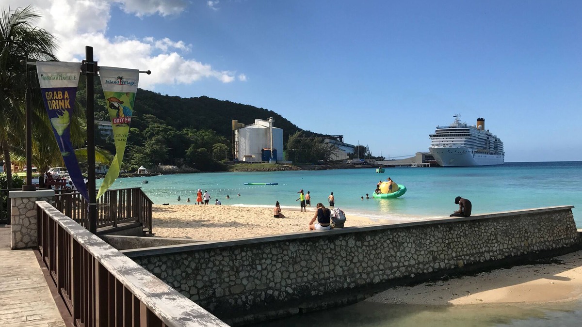 Ocho Rios Condo | Gordon's Beachfront Condo