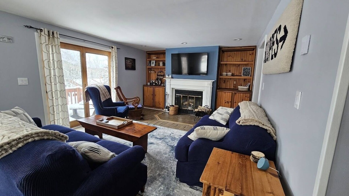 North Creek House | Gore Mnt. Adirondack 23E skis for rent