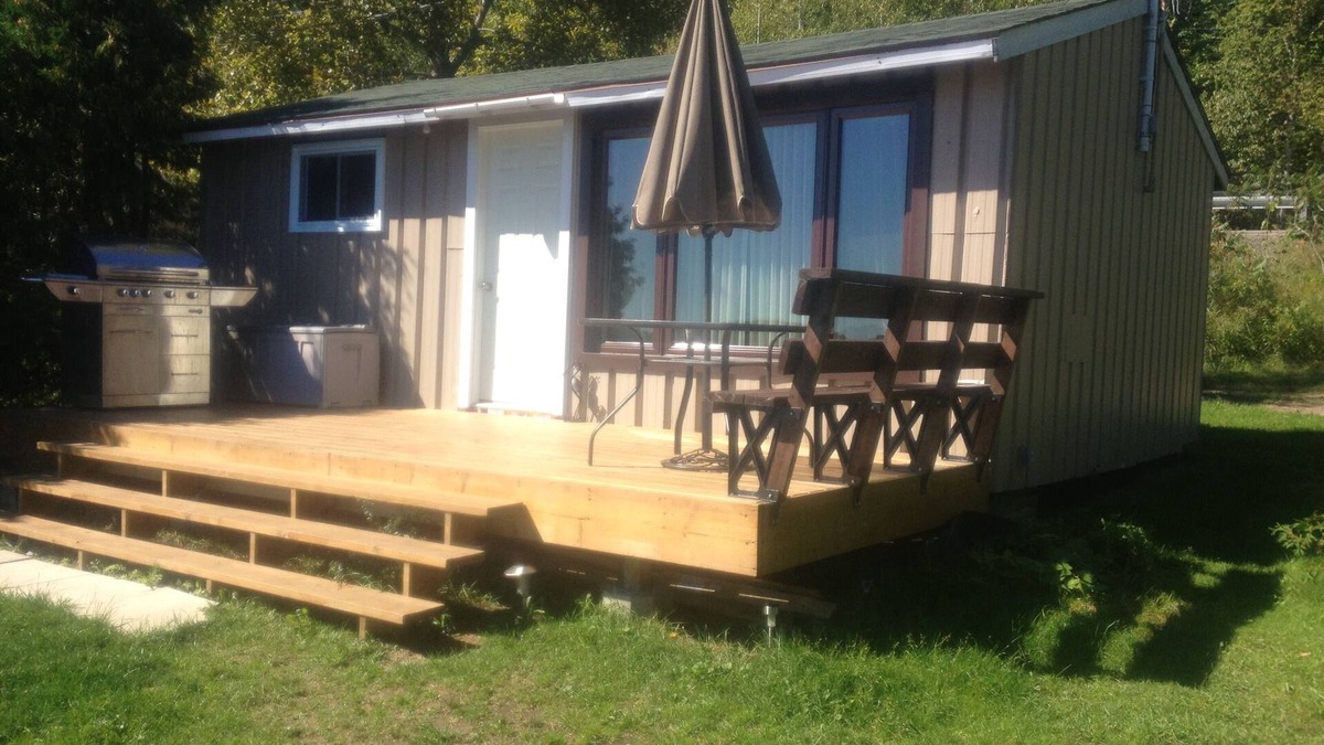 East Ferris Cottage | Gorgeous 1 Bedroom Cottage on Lake Nosbonsing