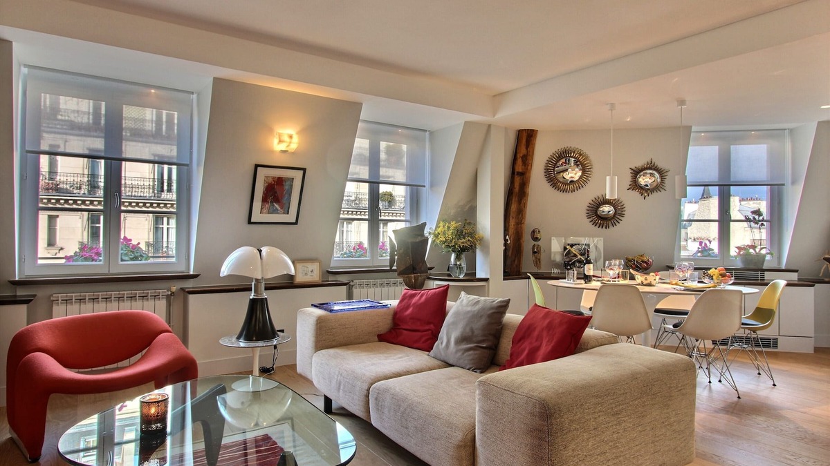 6th Arrondissement Apartment | Gorgeous 2 BD 2 BTH, with AC and nice view of St. Germain, insurance included