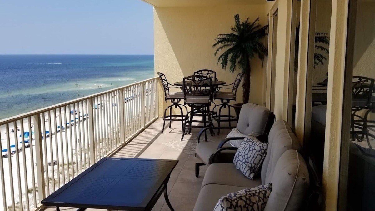 Thomas Drive Condo | Gorgeous 2 Bedr Unit; Great Balc views; Beach Srvc Incl; Monthly Winter Rates.