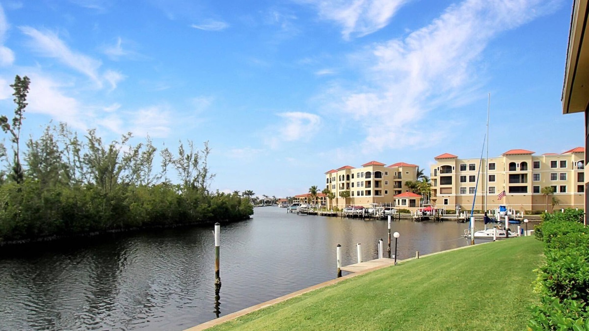 Punta Gorda Condo | Gorgeous 2 BR/2 BA waterfront condo in Punta Gorda - The River's End