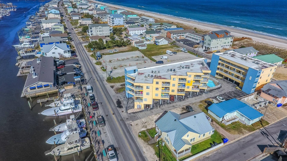North Carolina Coast Condo | Gorgeous 2 BR/2BA Condo with Ocean and Canal views, heart of Carolina Beach