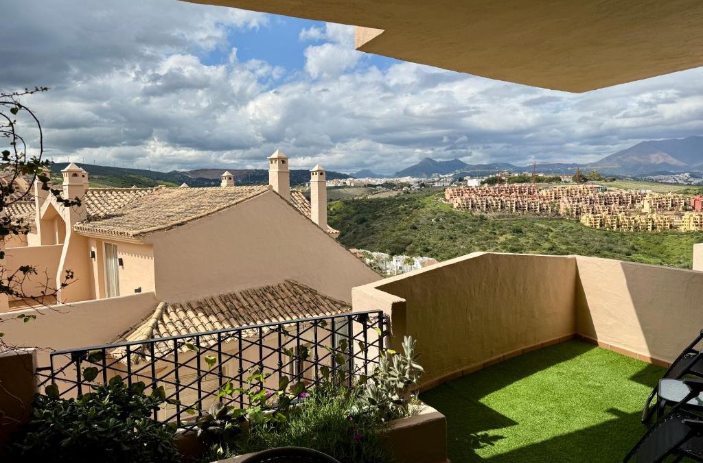 Castillo de Sabinillas Apartment | Gorgeous 2 bed Duquesa apartment, 2 pools, easy parking and 2 large balconies, 1 with stunning views