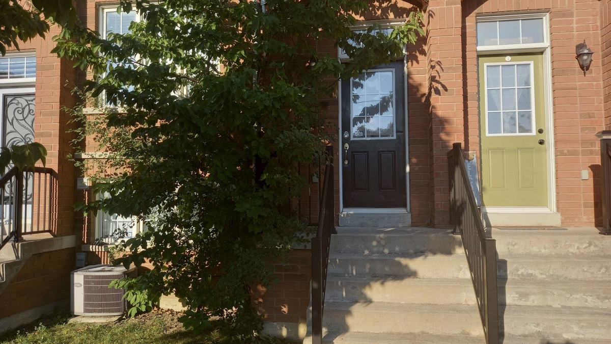 Ajax House | Gorgeous 2 story suite 1 Bedroom, perfect for you.