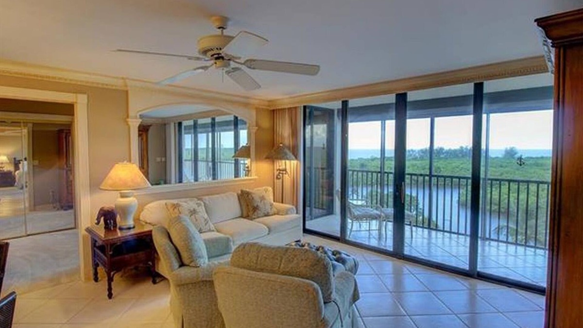 Vanderbilt Beach Condo | Gorgeous 2BR/2BA condo, 7th floor, walk to Beach, free WiFi